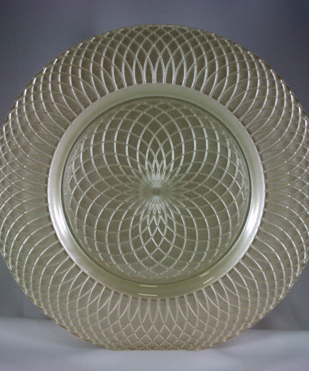 Pearl Spiral Charger